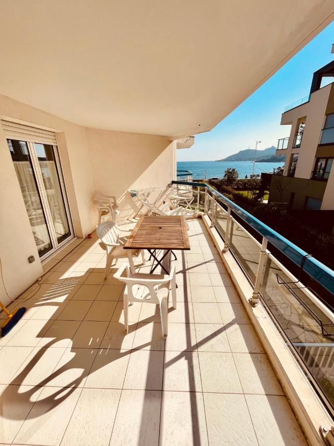 Spacieux Deux Pieces En Front De Mer Pour 4 Personnes Ref Plage 12 Saint-Raphael  Luaran gambar